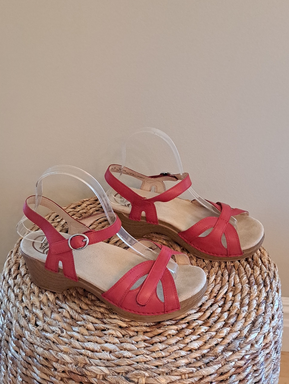 Dansko Womens Sandi Boho/Preppy Red Strappy Leather Clog Sandals EU39/US8.5